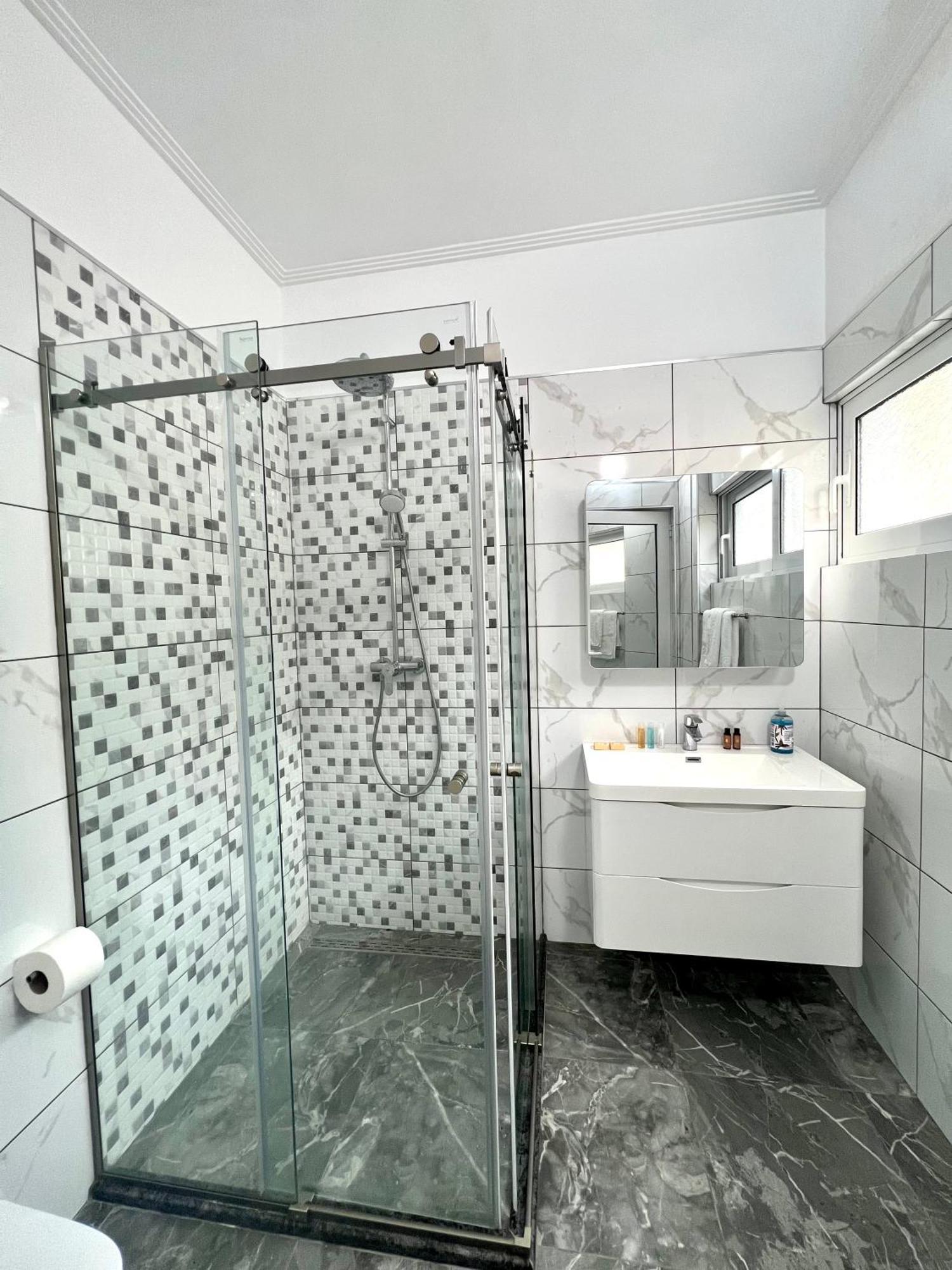 Mistral Inn Himare Luaran gambar