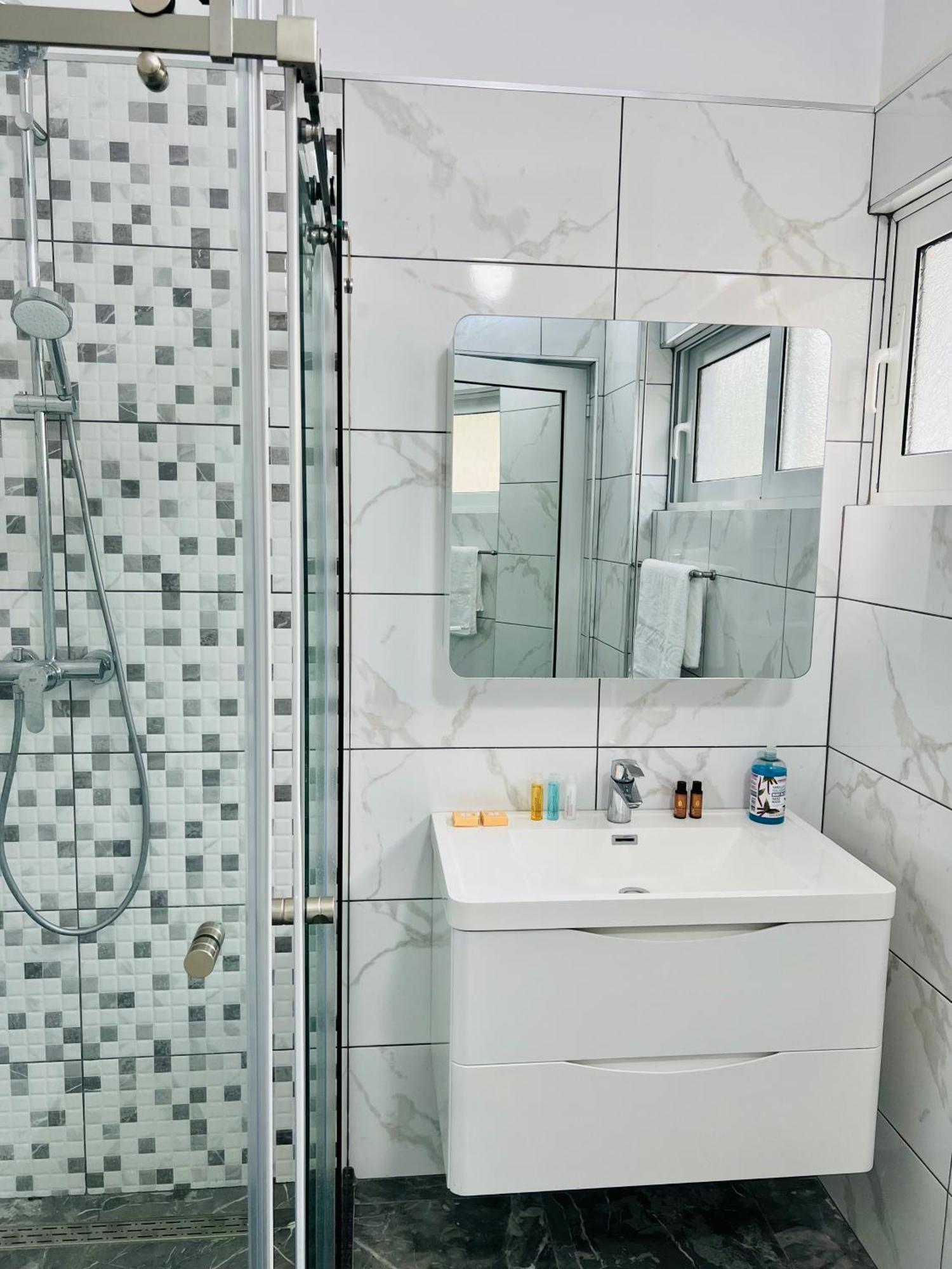 Mistral Inn Himare Luaran gambar